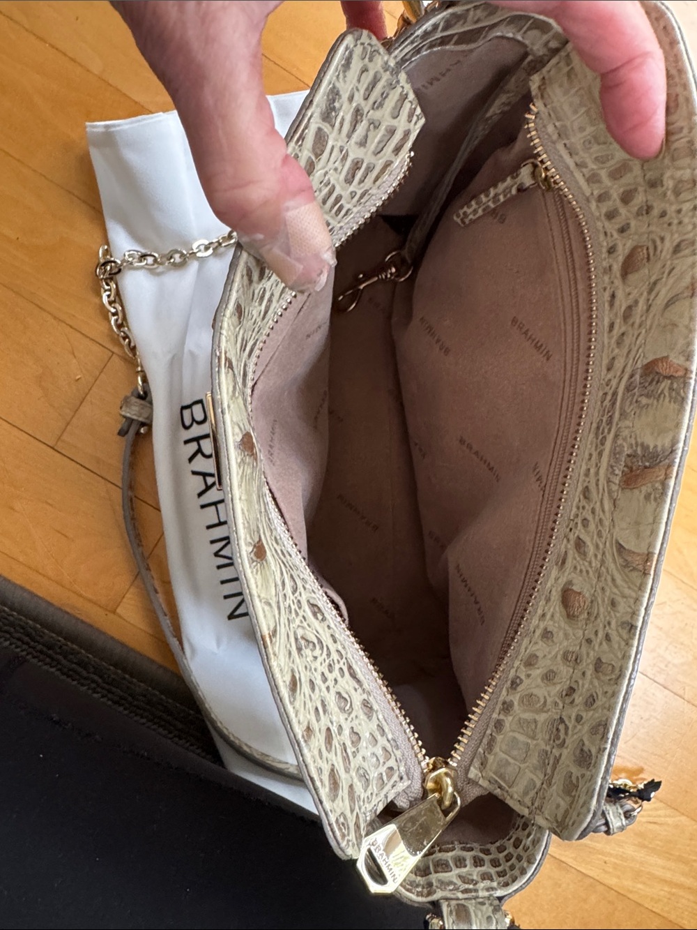 Brahmin Neutral Croc-Embossed Gold-Trim Crossbody. Excellent condition. - Picture 5 of 6